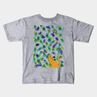 Artist cat creating colorful doodle scratch art Kids T-Shirt